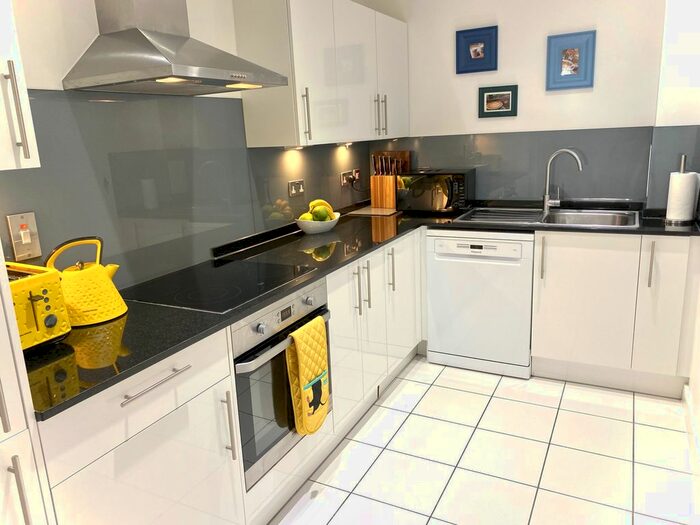 1 Bedroom Flat To Rent In Shire Gate, Chelmsford, CM2