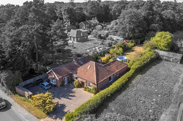 4 Bedroom Detached Bungalow For Sale In Holt Road, Aylmerton, NR11