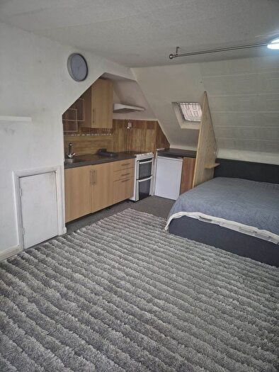1 Bedroom Studio To Rent In Drew Gardens, Greenford, UB6