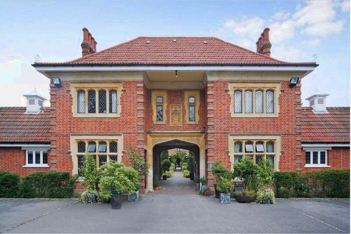 3 Bedroom Flat To Rent In Mill Ride Golf Club, Ascot, SL5