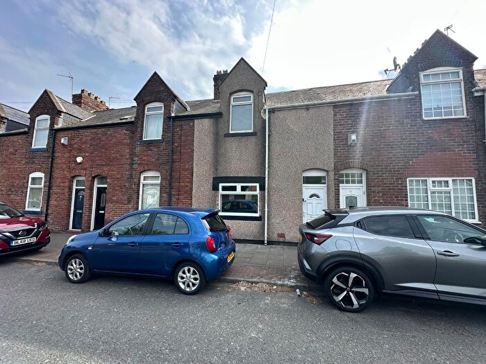 3 Bedroom End Terrace House To Rent In Southwick Road, Southwick, Sunderland, SR5
