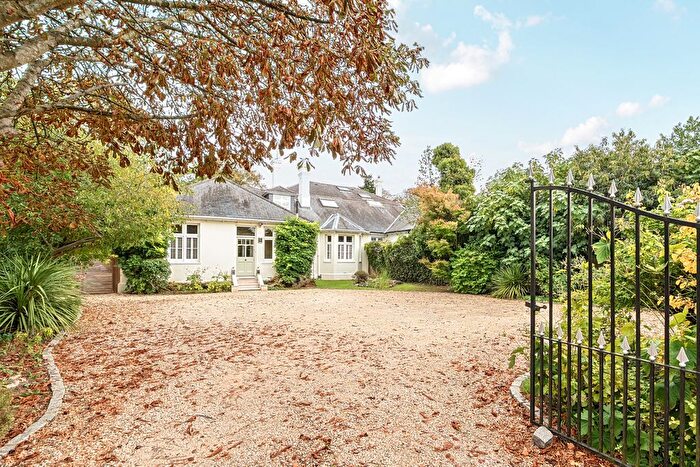 4 Bedroom Semi-detached House For Sale In Sheephouse Road, Maidenhead, SL6