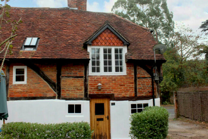 3 Bedroom Cottage To Rent In Main Road, Winchester, SO21