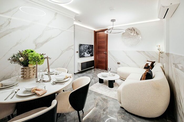 2 Bedroom Flat To Rent In Great Cumberland Place, London, W1H