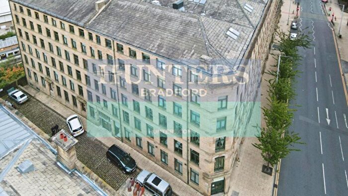 2 Bedroom Flat To Rent In Broadgate House, Broad Street, Bradford, West Yorkshire, BD1