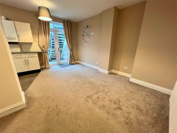 1 Bedroom Apartment To Rent In Southwick Road, Sunderland, Tyne And Wear, SR5