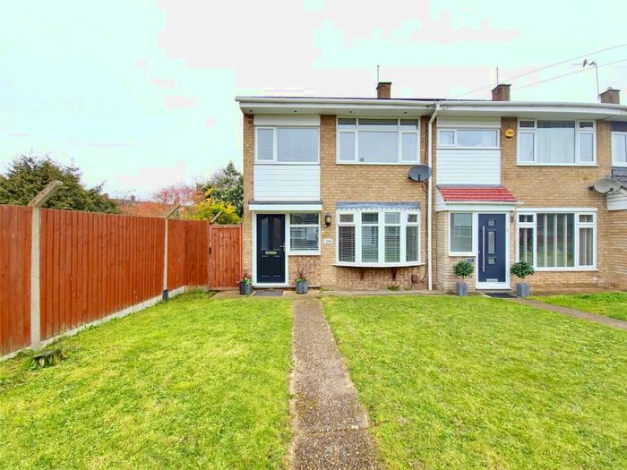 3 Bedroom End Of Terrace House To Rent In Rook Close, Hornchurch, Essex, RM12