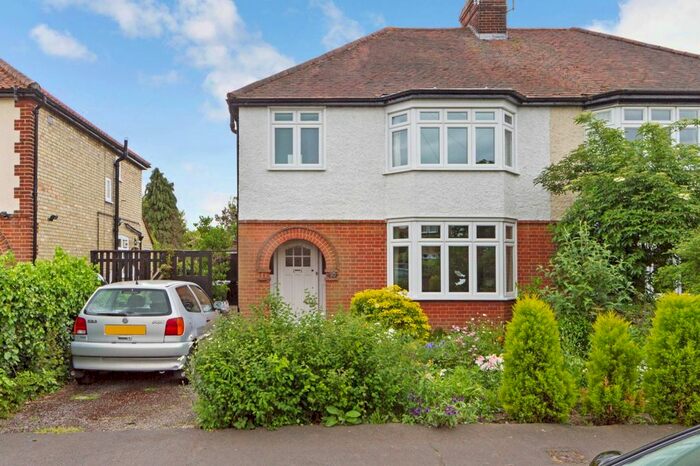 3 Bedroom Semi-Detached House To Rent In Highfield Avenue, Cambridge, CB4
