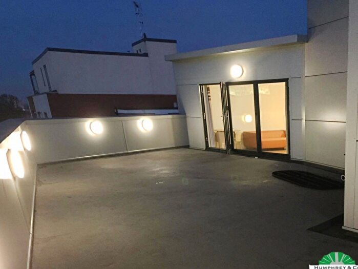 3 Bedroom Flat To Rent In The Grove, E15