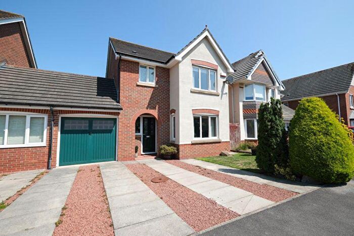 3 Bedroom Detached House For Sale In Robsons Way, Amble, NE65