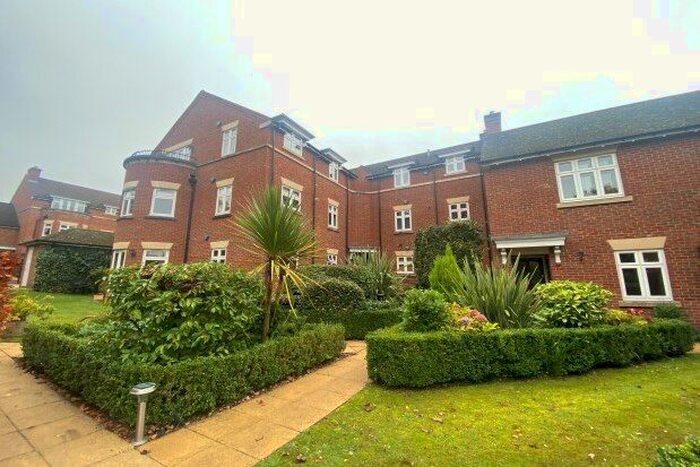 2 Bedroom Flat To Rent In Thornhill Court, Sutton Coldfield, B74
