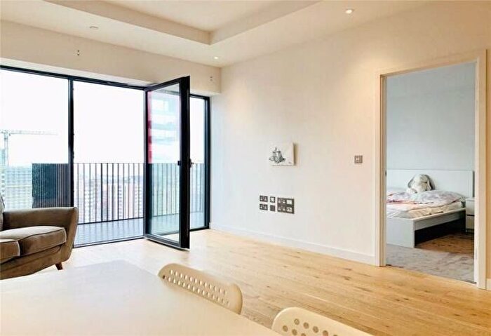 1 Bedroom Flat To Rent In Modena House, Lyell Street, London, Greater London, E14