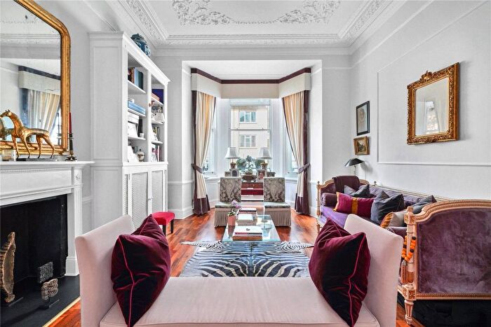 2 Bedroom Flat To Rent In Redcliffe Square, Chelsea, London, SW10