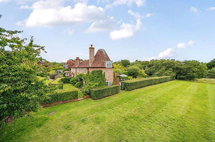 3 Bedroom Semi-Detached House For Sale In Hildenbrook Farm, Hildenborough, TN11