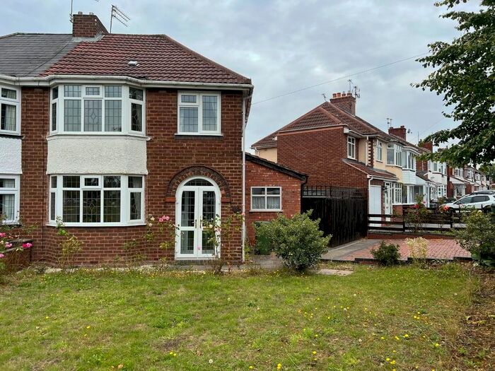 3 Bedroom Semi-Detached House To Rent In Kingsway Road, Wednesfield, Wolverhampton, WV10
