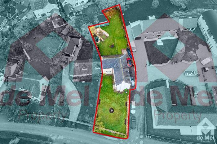 5 Bedroom Farm House For Sale In Gander Lane, Teddington, GL20