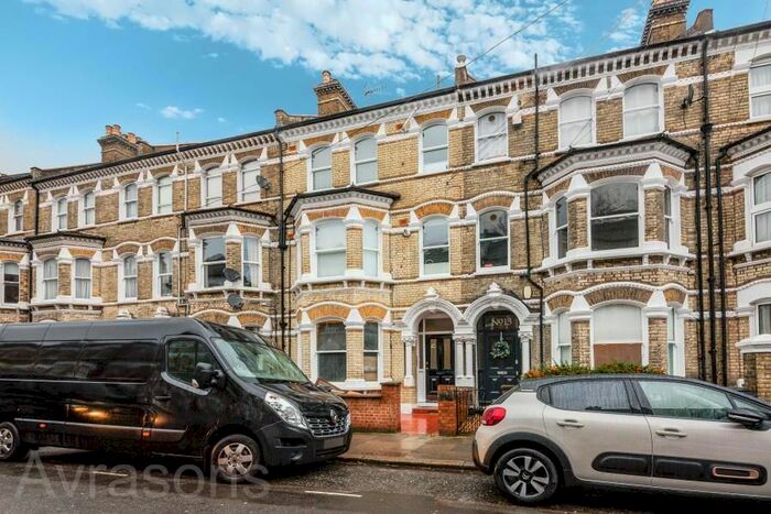 2 Bedroom Flat To Rent In Mayflower Road, London, SW9