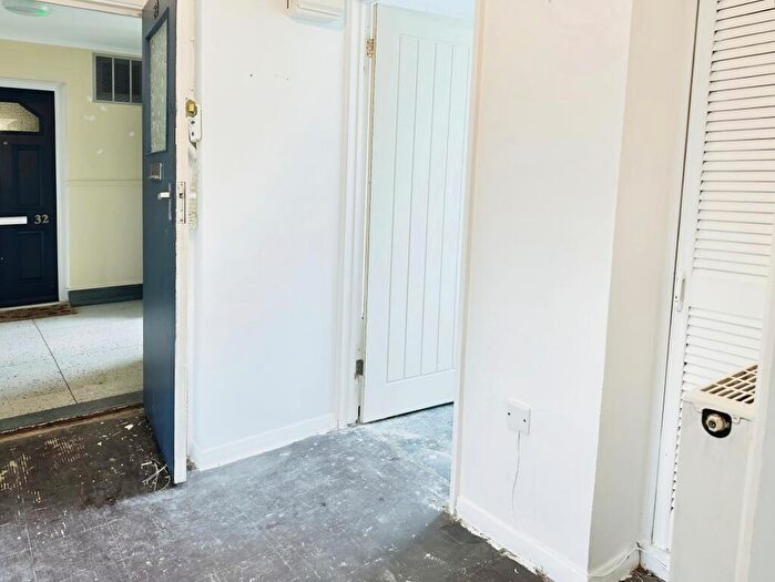 1 Bedroom Flat For Sale In John Street, Rochester, ME1