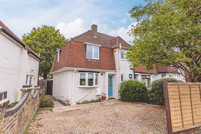 3 Bedroom Semi-Detached House For Sale In Park View Road, Uxbridge, UB8
