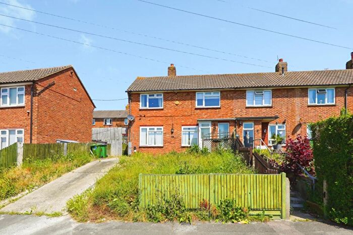 2 Bedroom End Of Terrace House For Sale In George Gurr Crescent, Folkestone, Kent, CT19