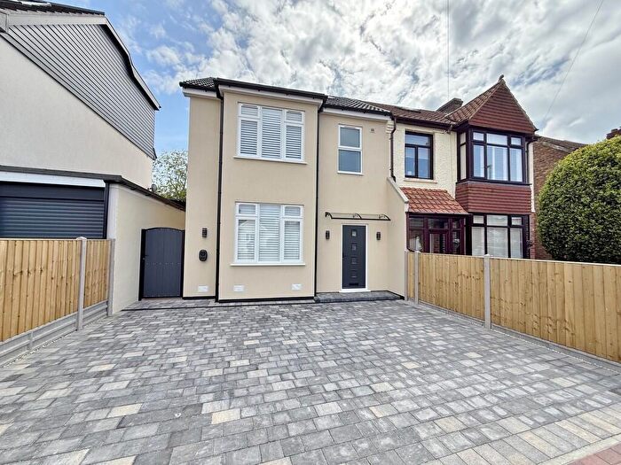 3 Bedroom Semi-Detached House For Sale In Lendorber Avenue, Drayton, Portsmouth, PO6