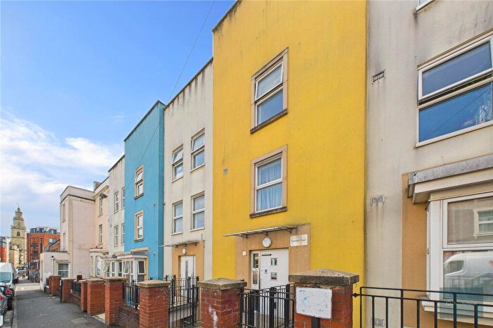 2 Bedroom Apartment To Rent In Carnival Court, Bristol, BS2