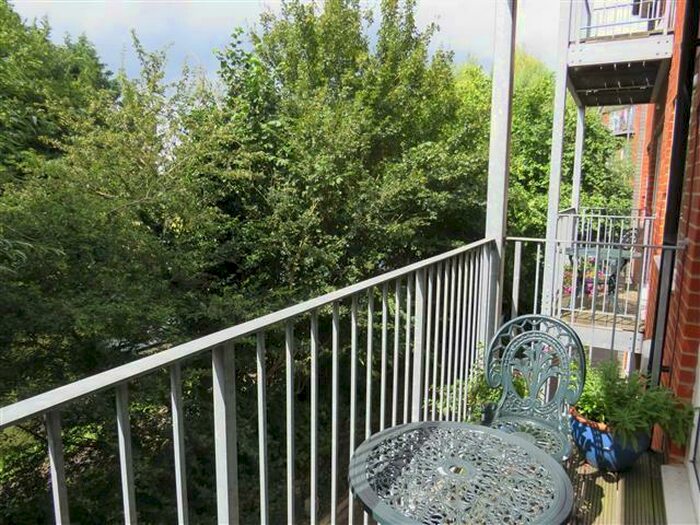 3 Bedroom Apartment To Rent In Millward Drive, Bletchley, Milton Keynes, MK2