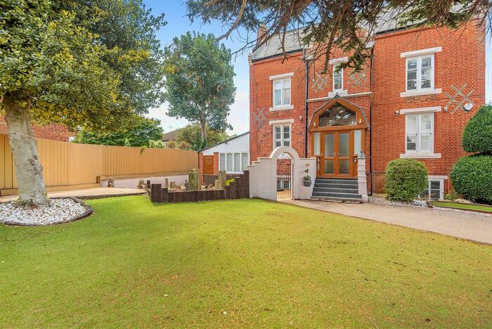 5 Bedroom Semi Detached House For Sale In Harefield Road, Uxbridge, UB8