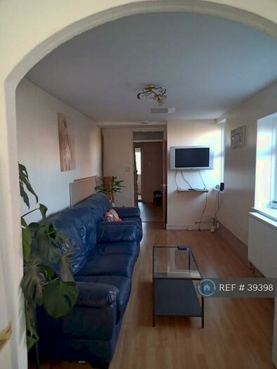 3 Bedroom End Of Terrace House To Rent In Beresford Road, Cardiff, CF24