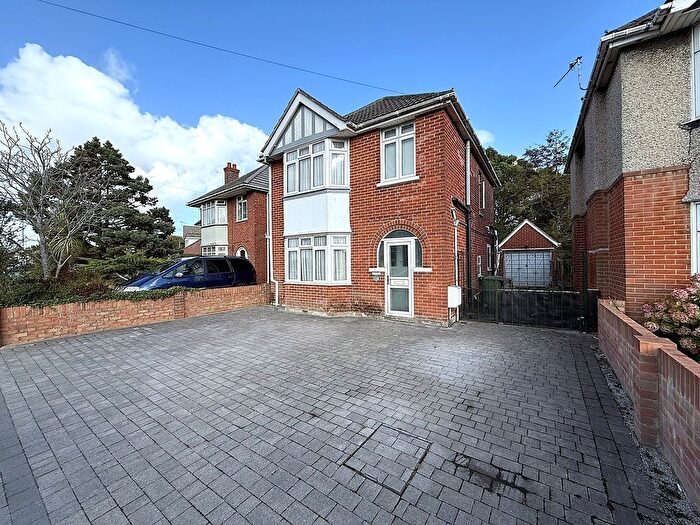 2 Bedroom Detached House For Sale In Stanley Green Road, Oakdale, Poole, BH15