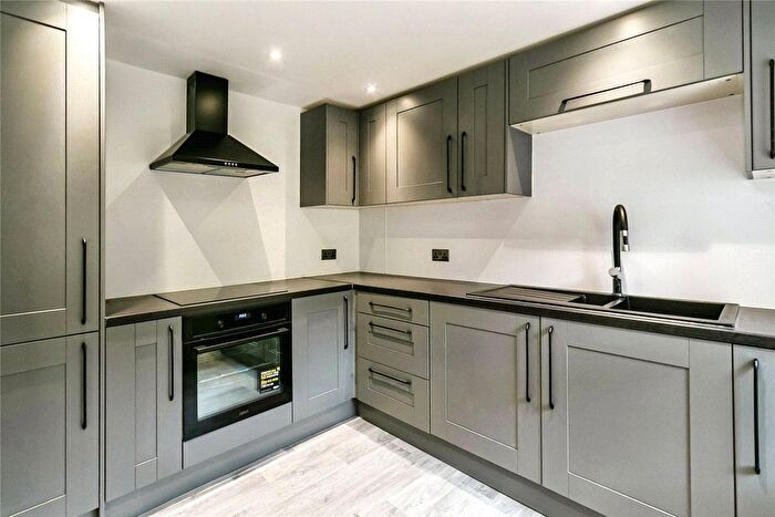 3 Bedroom Flat For Sale In Ashley Road, Bournemouth, Dorset, BH1