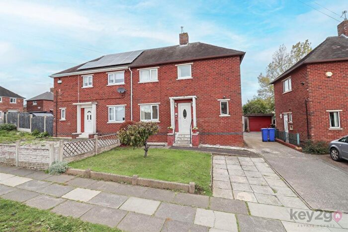 2 Bedroom Semi-Detached House For Sale In Birley Moor Avenue, Sheffield, S12