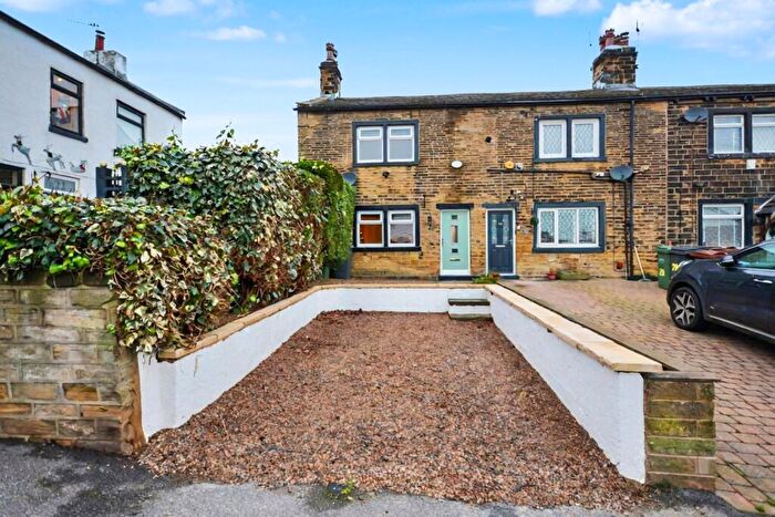 2 Bedroom End Of Terrace House For Sale In Lumby Lane, Pudsey, West Yorkshire, LS28