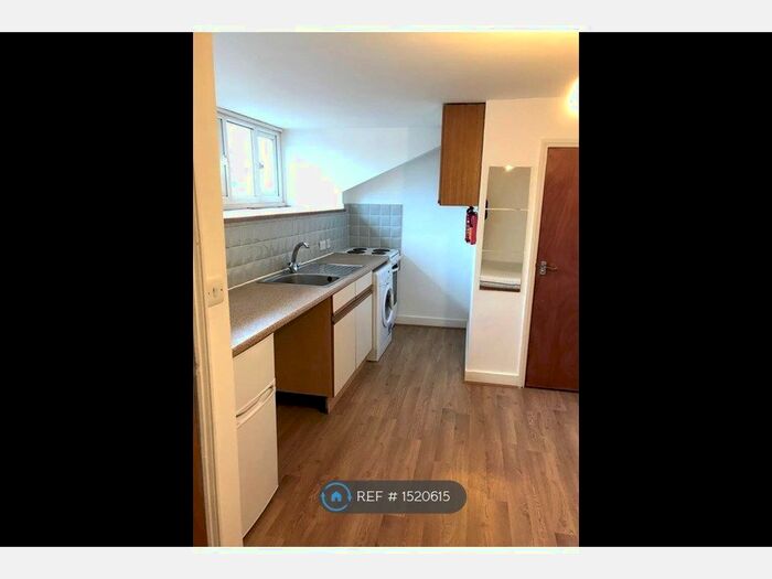 Studio To Rent In Thornlaw Rd, London, SE27