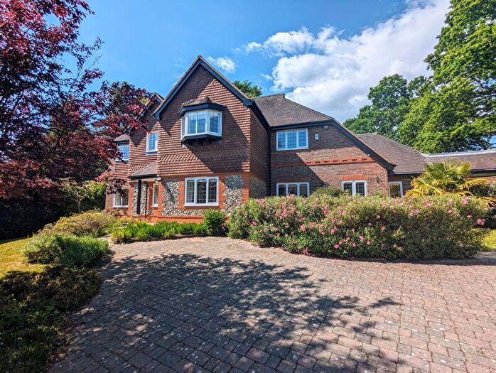 5 Bedroom Village House To Rent In The Rise, Brockenhurst, SO42