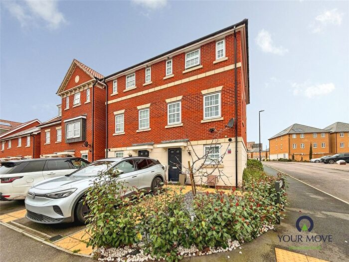 3 Bedroom Semi Detached House For Sale In Richmer Road, Erith, DA8