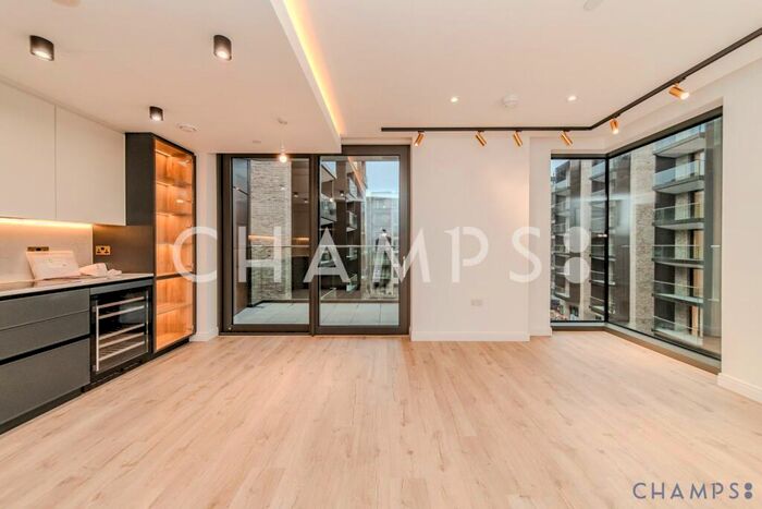 2 Bedroom Flat To Rent In Siena House, City Road, EC1V