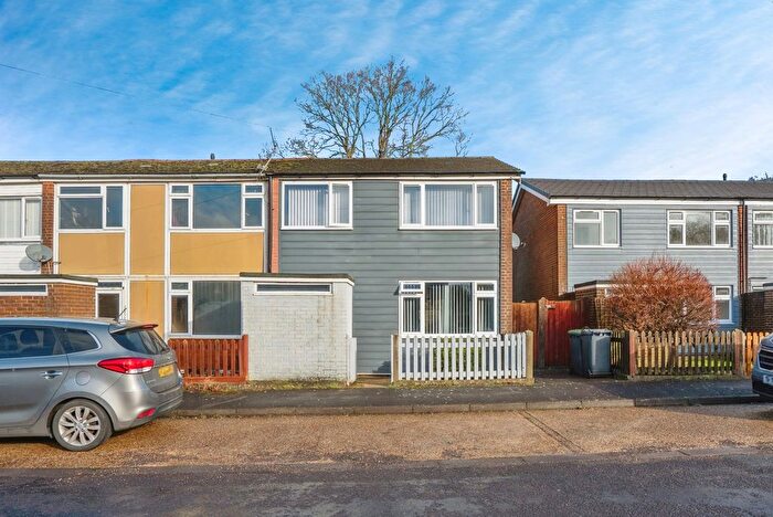 3 Bedroom End Terrace House For Sale In Chaucer Close, Waterlooville, Hampshire, PO7