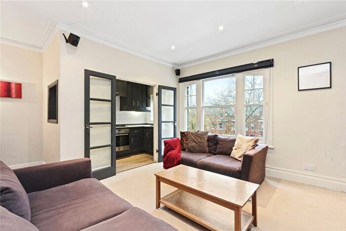 2 Bedroom Flat To Rent In New Kings Road, London, SW6