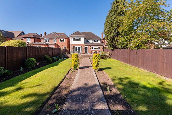 4 Bedroom Detached House For Sale In Quaves Road, Langley, SL3