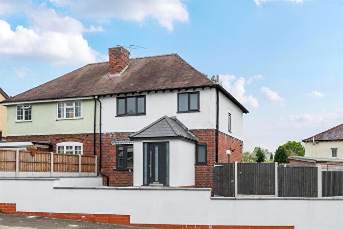 3 Bedroom Semi-Detached House For Sale In Tomkinson Drive, Kidderminster, DY11