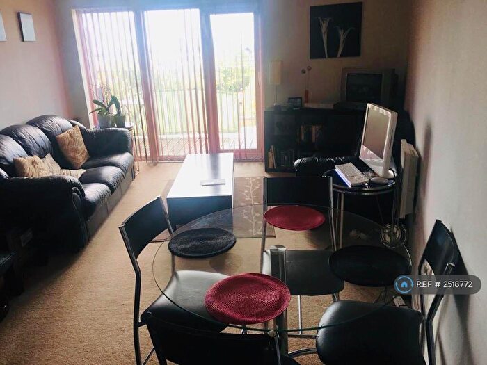 2 Bedroom Flat To Rent In Stuart Street, Manchester, M11