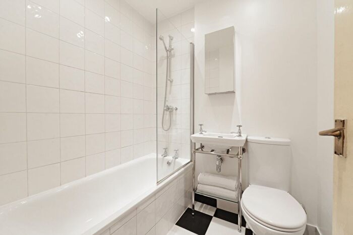 1 Bedroom Flat To Rent In Offord Road, London, N1