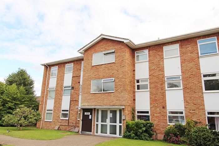 2 Bedroom Flat To Rent In Valerie Court, Reading, RG1