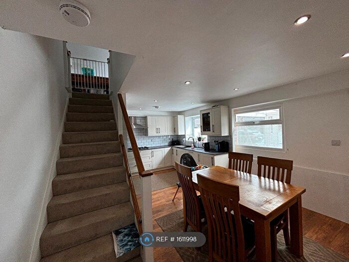 3 Bedroom Semi-Detached House To Rent In Kimberley Walk, Cheltenham, GL52