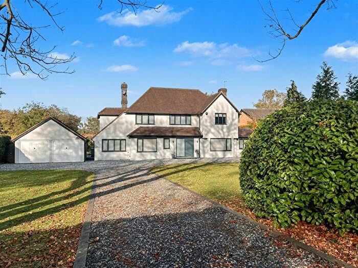 4 Bedroom Detached House To Rent In Meadowside, Great Bookham, KT23