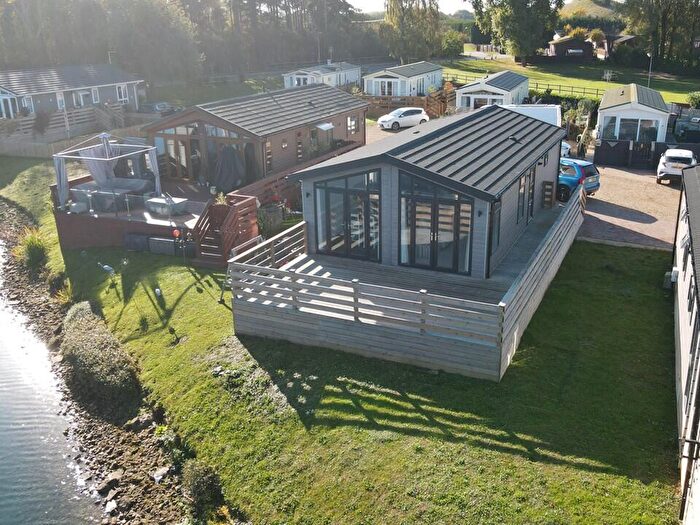 2 Bedroom Lodge For Sale In Tallington Lakes, PE9