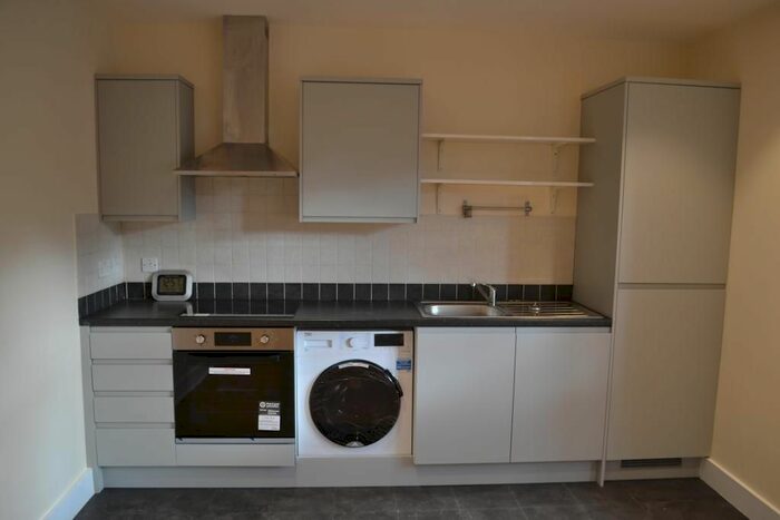 1 Bedroom Flat To Rent In Kingston Road, Merton, Greater London, Gla, SW19