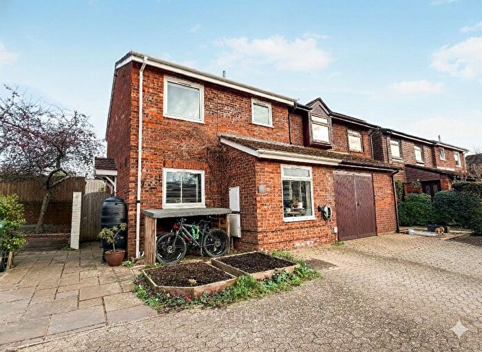 3 Bedroom Semi Detached House For Sale In Denver Close, Topsham, Exeter, EX3