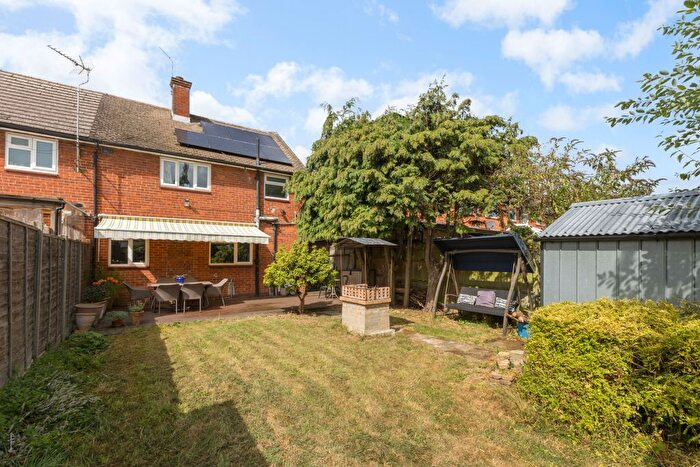 3 Bedroom Detached House For Sale In Nicoll Way, Borehamwood, WD6